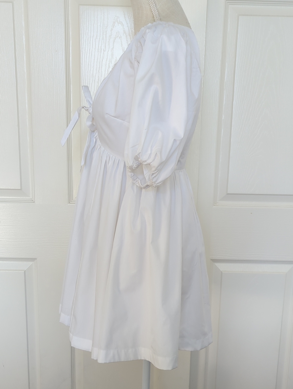 Abercrombie & Fitch Emerson White V-Neck Tie-Front Puff Sleeve Mini Dress - Picture 4 of 7